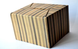 Une boîte en carton avec couvercle est importante pour satisfaire vos clients. Le choix du bon fournisseur est important pour vos ventes.