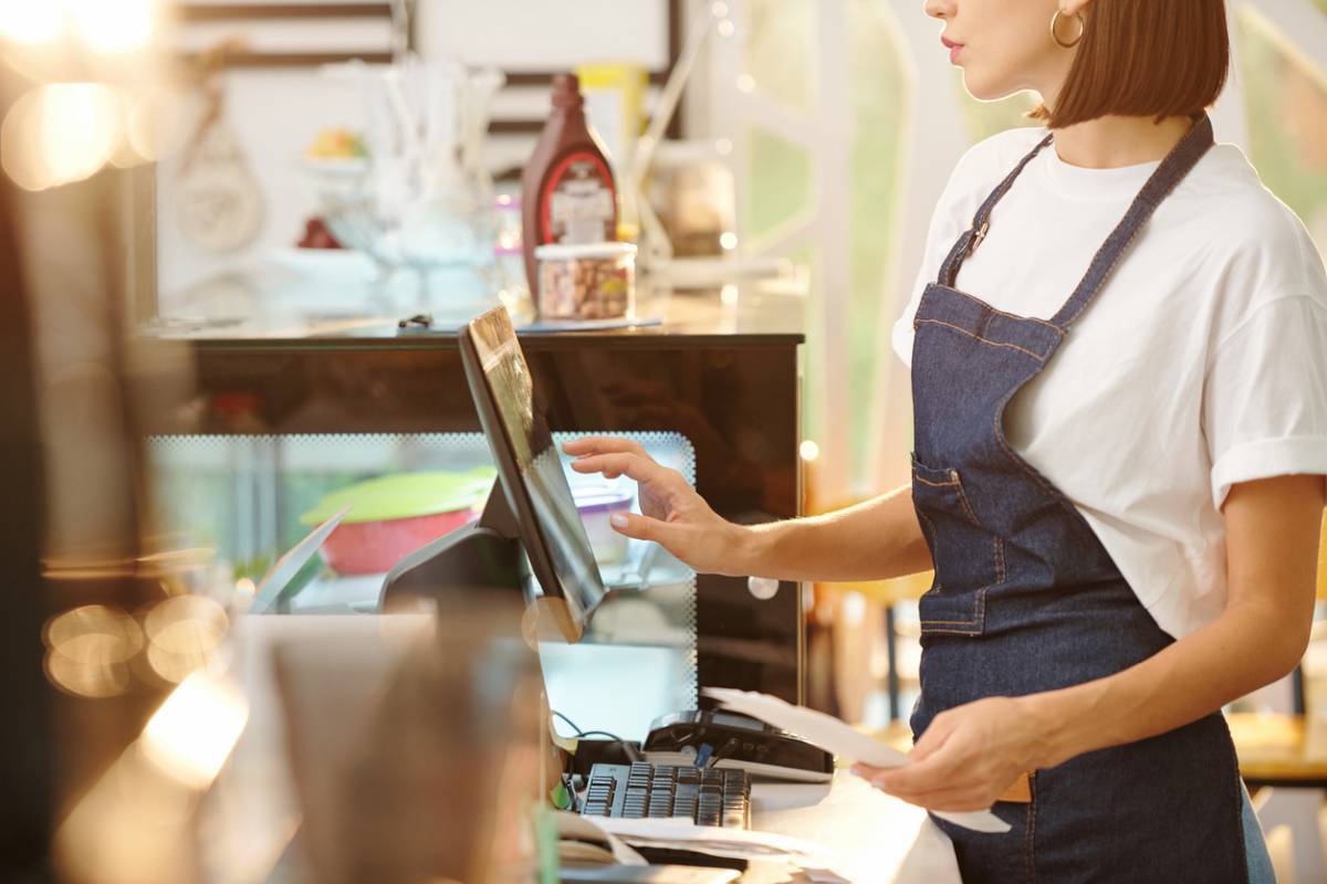 Comment une caisse enregistreuse tactile peut-elle augmenter vos profits ?