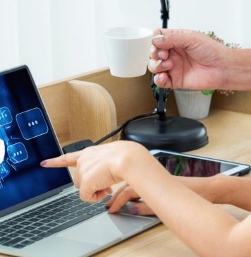 Quel bot IA e-commerce permet d’automatiser 80 % des questions clients grâce à l’IA générative ? Quel bot IA e-commerce permet d’automatiser 80 % des questions clients grâce à l’IA générative ?