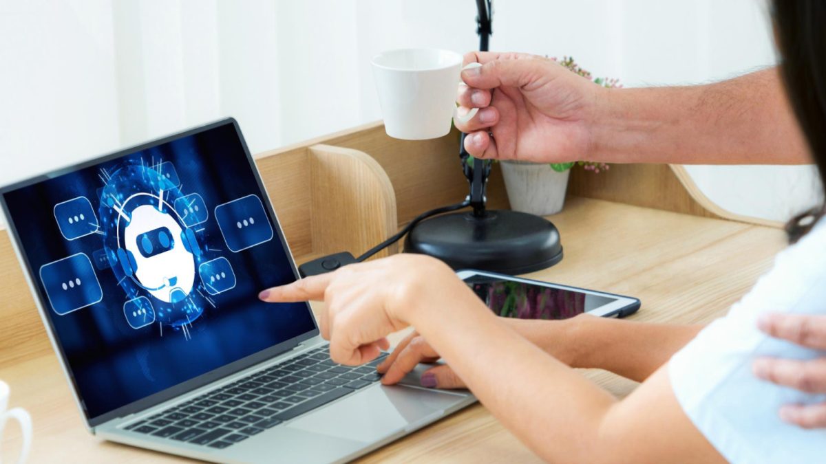 Quel bot IA e-commerce permet d’automatiser 80 % des questions clients grâce à l’IA générative ?